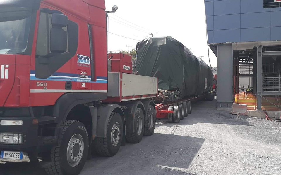 Στη Θεσσαλονίκη τα πρώτα βαγόνια του μετρό που θα ξεκινήσει το 2020 (φωτογραφίες)-2