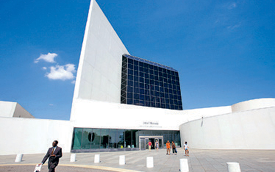 Ο αρχιτέκτονας από γυαλί, ατσάλι και φως-2