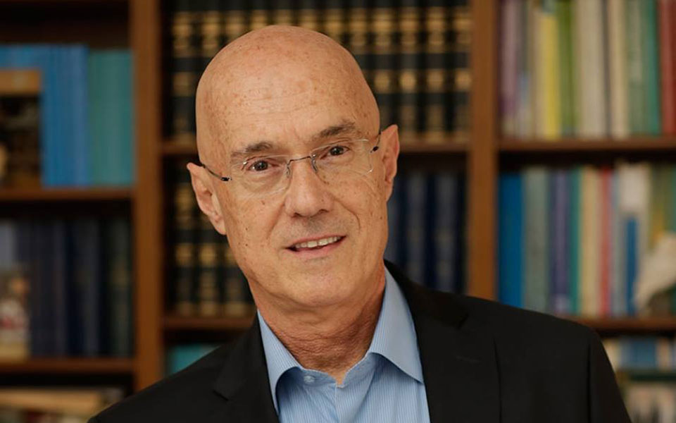 Δέκα υποψήφιοι με πλούσια βιογραφικά-4