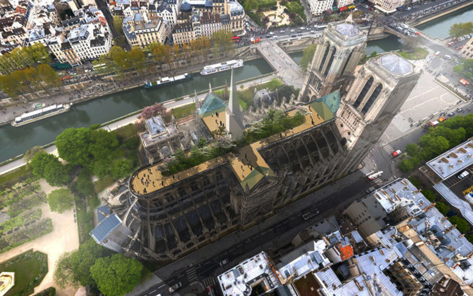 Νέα «φωτιά» στη στέγη της Νοτρ Νταμ-4