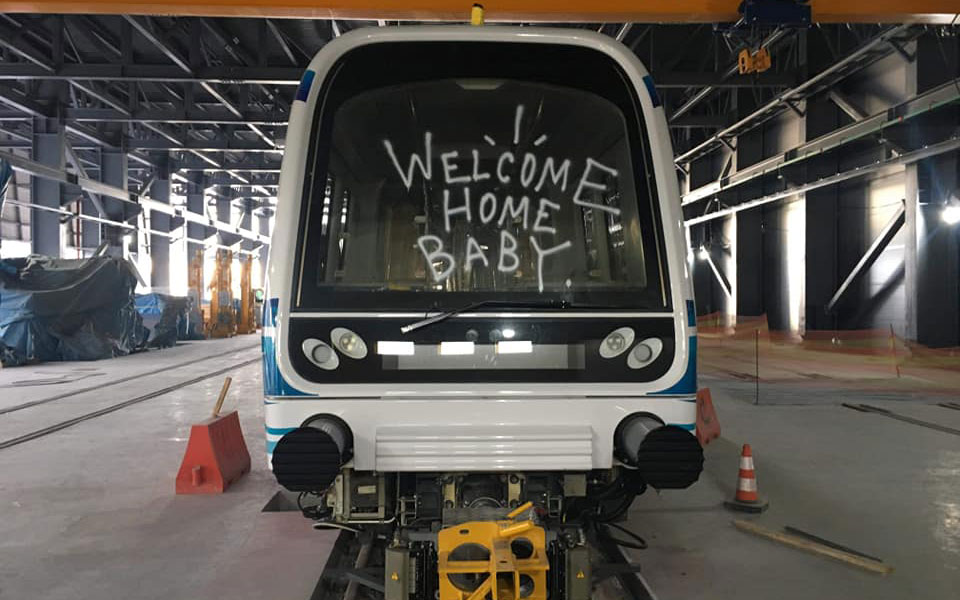 Με… γκράφιτι «καλωσόρισαν» τα βαγόνια του μετρό στη Θεσσαλονίκη-2