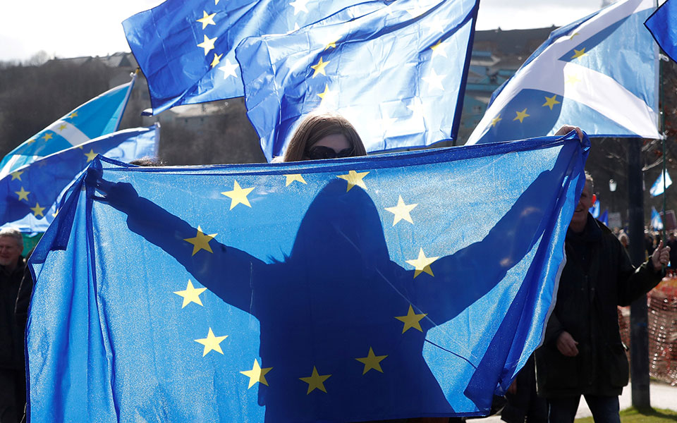 «Οταν η Bild ζητούσε από τους Ελληνες να πουλήσουν την… Ακρόπολη»-3