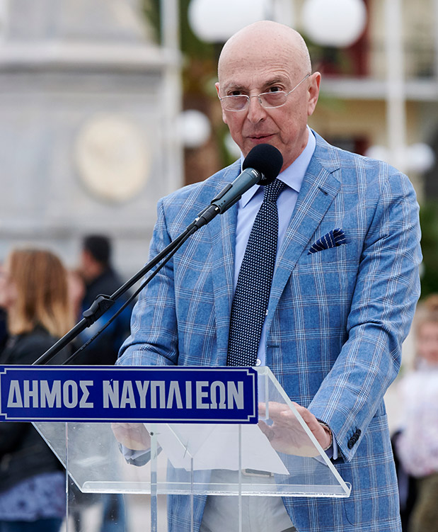 Πολυτέλεια εν πλω-1