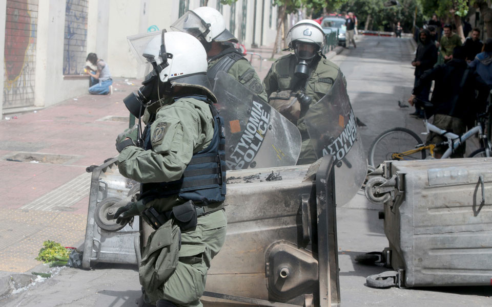 Επεισόδια έξω από ΑΣΟΕΕ, Γεωπονική και Πανεπιστημιούπολη (φωτογραφίες)-3