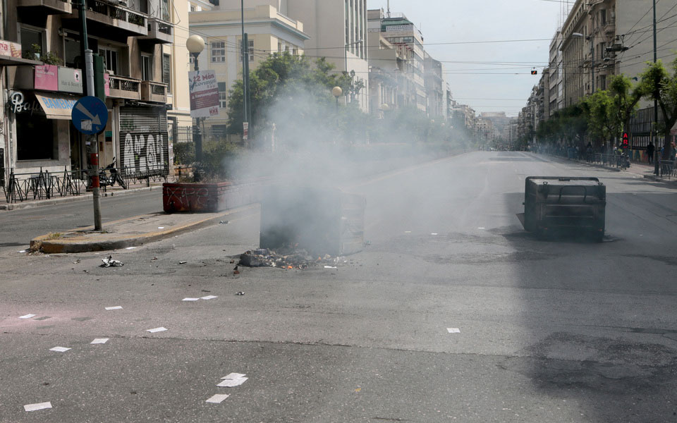 Επεισόδια έξω από ΑΣΟΕΕ, Γεωπονική και Πανεπιστημιούπολη (φωτογραφίες)-1