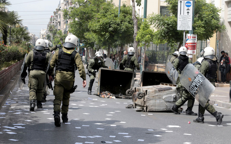 Επεισόδια έξω από ΑΣΟΕΕ, Γεωπονική και Πανεπιστημιούπολη (φωτογραφίες)-2