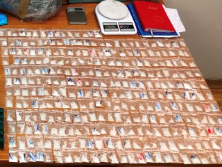 Εξαρθρώθηκε σπείρα που διακινούσε ναρκωτικά στην περιοχή γύρω από την ΑΣΟΕΕ-1