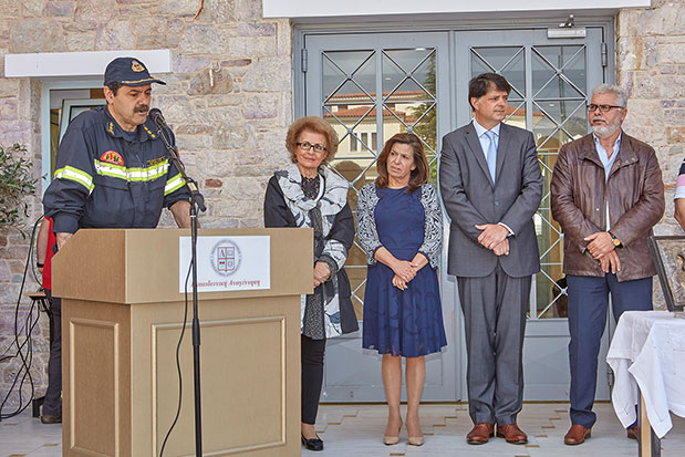 Δωρεά πυροσβεστικού οχήματος από την Εκπαιδευτική Αναγέννηση στον σύλλογο εθελοντών Αφιδνών-2