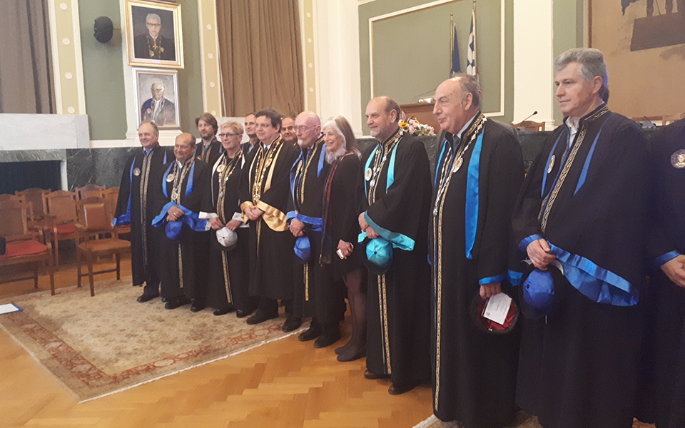 Κιπ Θορν: Ενα ταξίδι μέσα σε μια σκουληκότρυπα θα ήταν θανατηφόρο-1