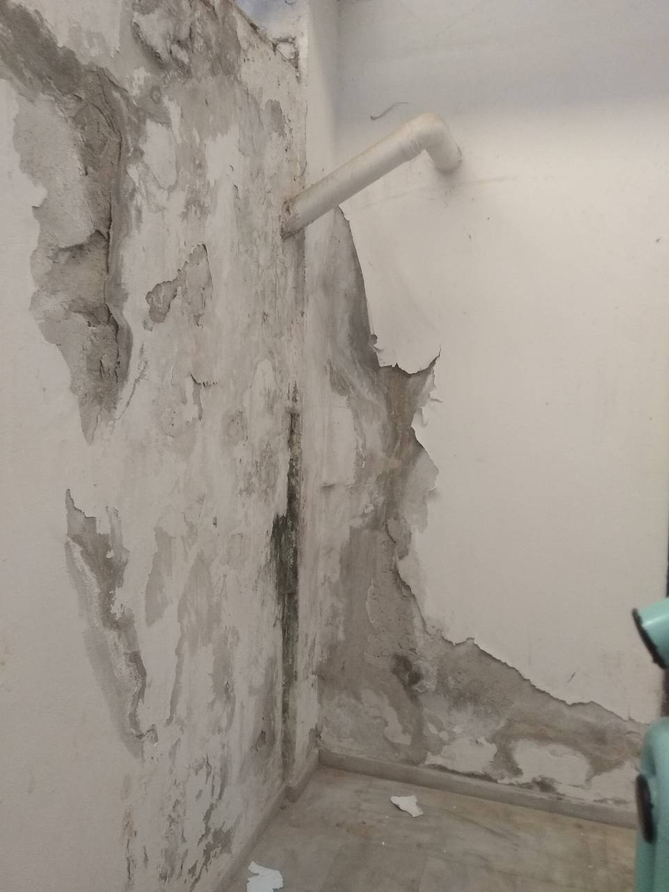 ΠΟΕΔΗΝ: Αστεγοι έχουν κατακλύσει το νοσοκομείο ΑΧΕΠΑ (φωτογραφίες)-3