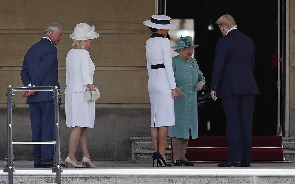 Η «βασιλική» υποδοχή του Τραμπ στο παλάτι του Μπάκιγχαμ (φωτογραφίες – βίντεο)-3