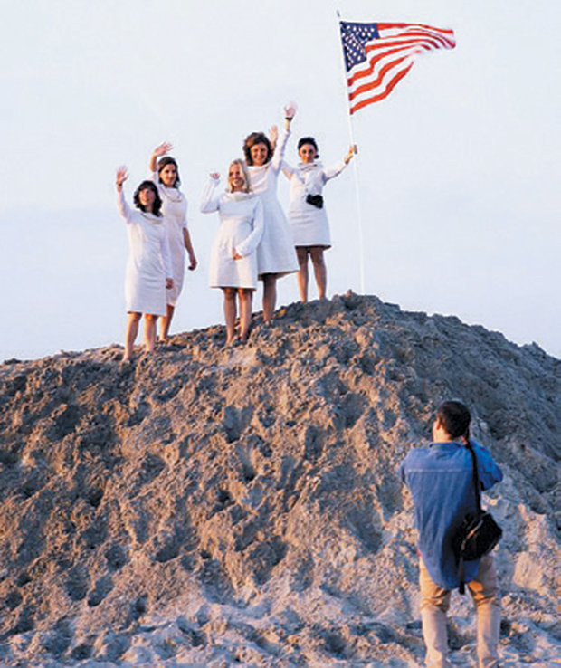 Η Σελήνη σε ρόλο… μοντέλου-2