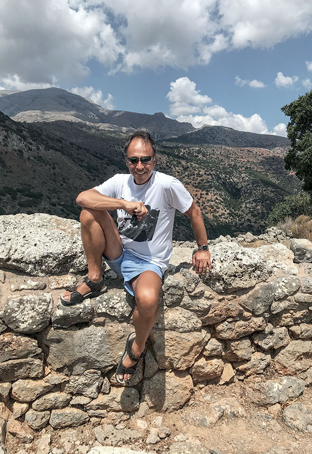 Άντονι Χόροβιτς: «Στην Κρήτη είμαι πιο ευτυχισμένος από οπουδήποτε αλλού»-1