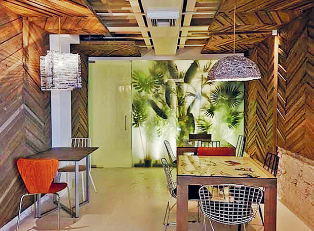 Μιχάλης Σαμόλης: ο πωλητής της «Σχεδίας» που μας μαθαίνει την πόλη μας-1