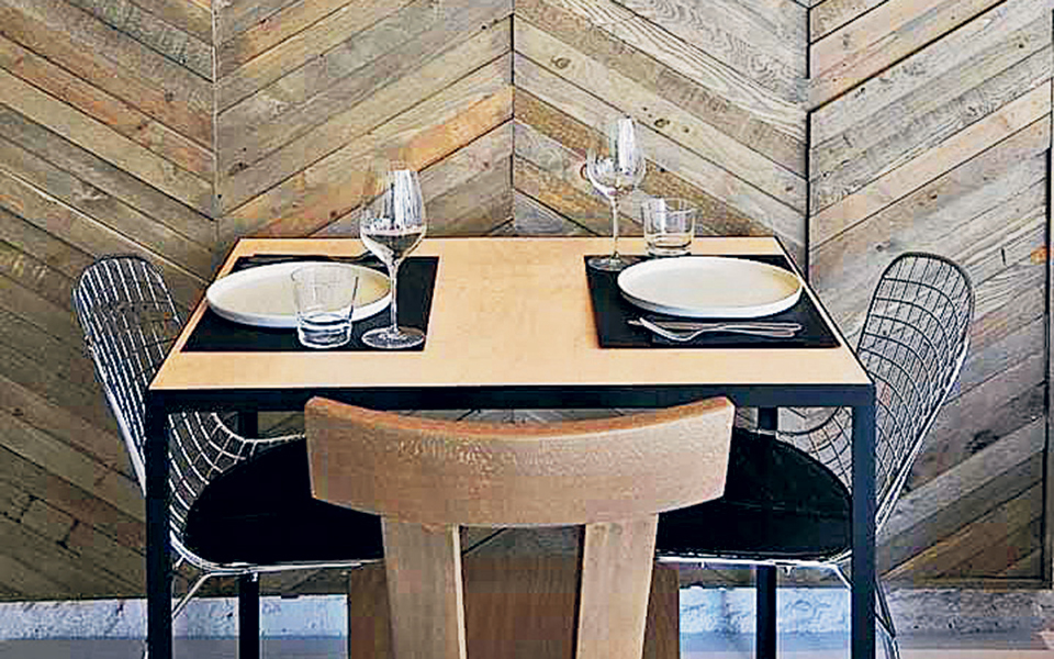 Μιχάλης Σαμόλης: ο πωλητής της «Σχεδίας» που μας μαθαίνει την πόλη μας-3