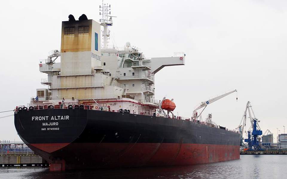 Συγκεχυμένες οι πληροφορίες για τη βύθιση του ενός εκ των δύο τάνκερ στον Κόλπο του Ομάν-1