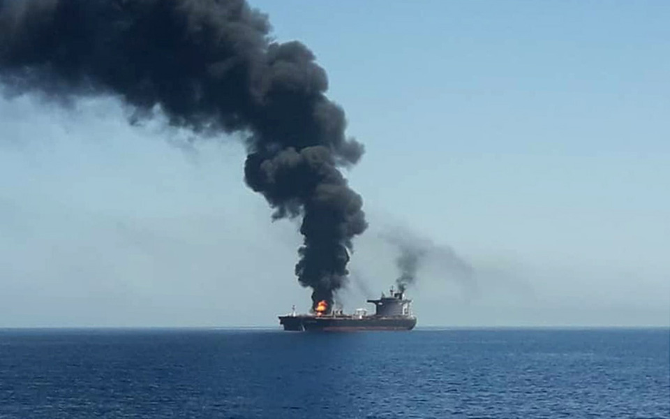 Συναγερμός στον Κόλπο του Ομάν – «Τορπίλη» στην τιμή του πετρελαίου (βίντεο)-3