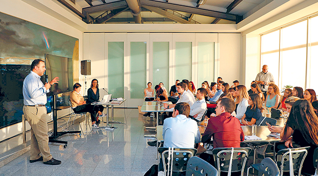 Business Days: Γνωριμία με τη δημοσιογραφία, εν δράσει-1