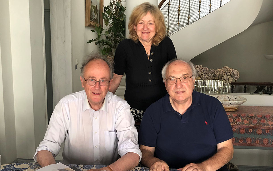 Στον συγγραφέα Μάικλ Χιουζ, για το βιβλίο του «Country», το φετινό διεθνές βραβείο London Hellenic Prize-2