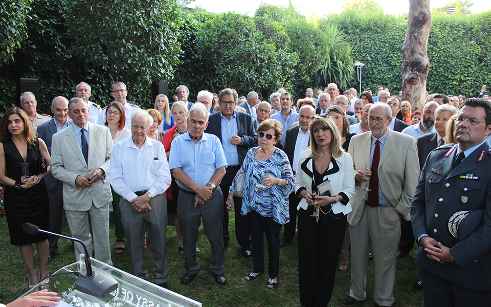 «Ena megalo efxaristo» στην Ελλάδα από την πρέσβειρα του Ισραήλ, Ιρίτ Μπεν Αμπά-3