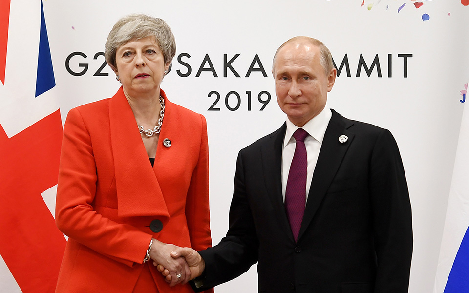 G20: Η ψυχρή χειραψία Μέι – Πούτιν-1