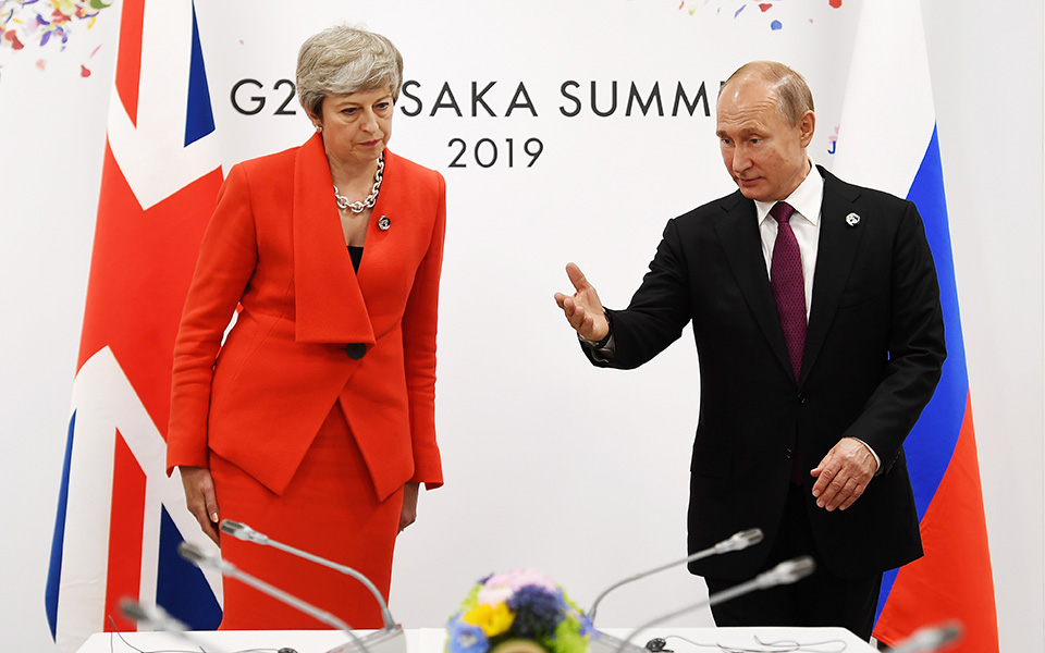 G20: Η ψυχρή χειραψία Μέι – Πούτιν-3