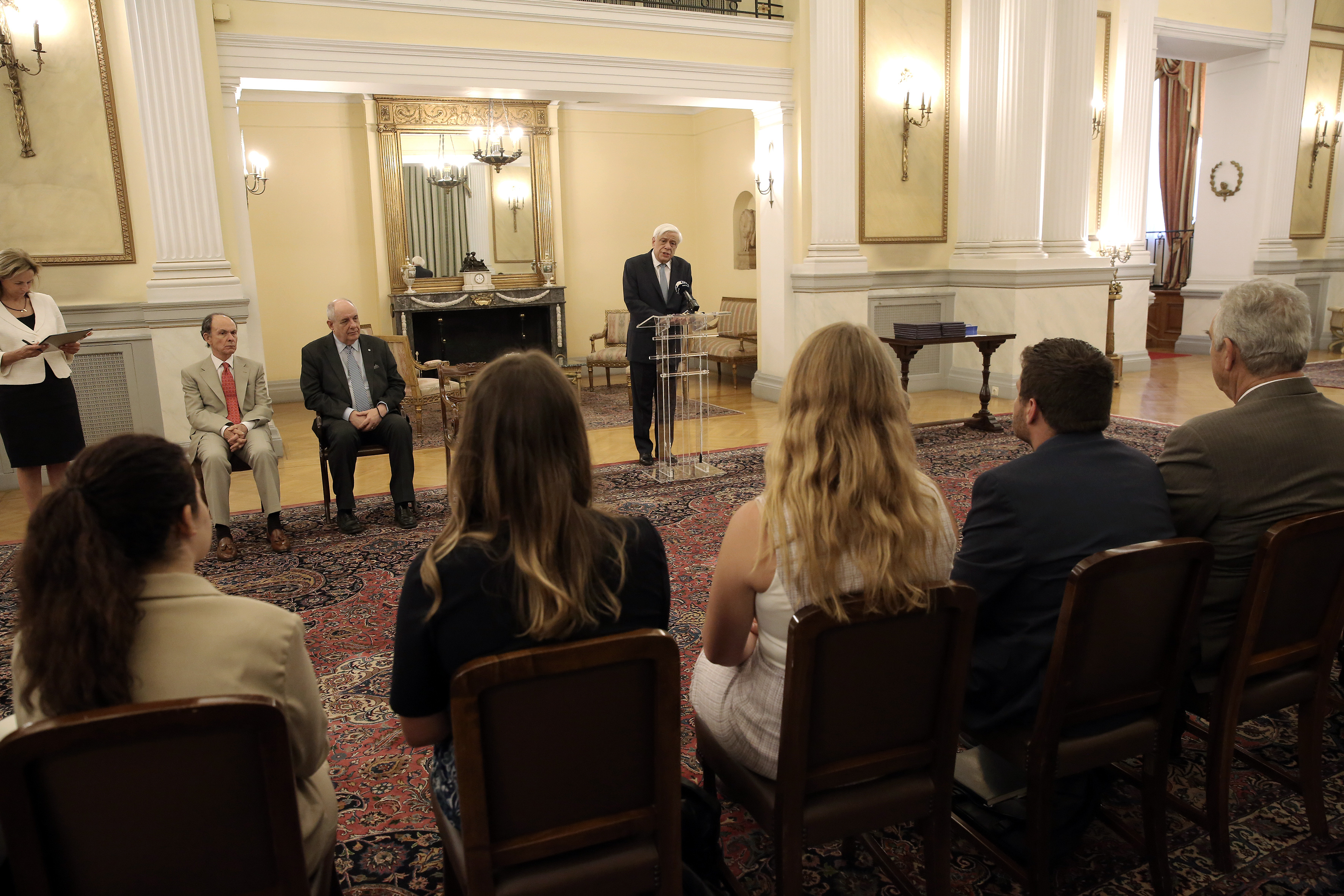 Συνάντηση Παυλόπουλου με φοιτητές του Αμερικανο-Ελληνικού Ινστιτούτου στο Προεδρικό Μέγαρο-3