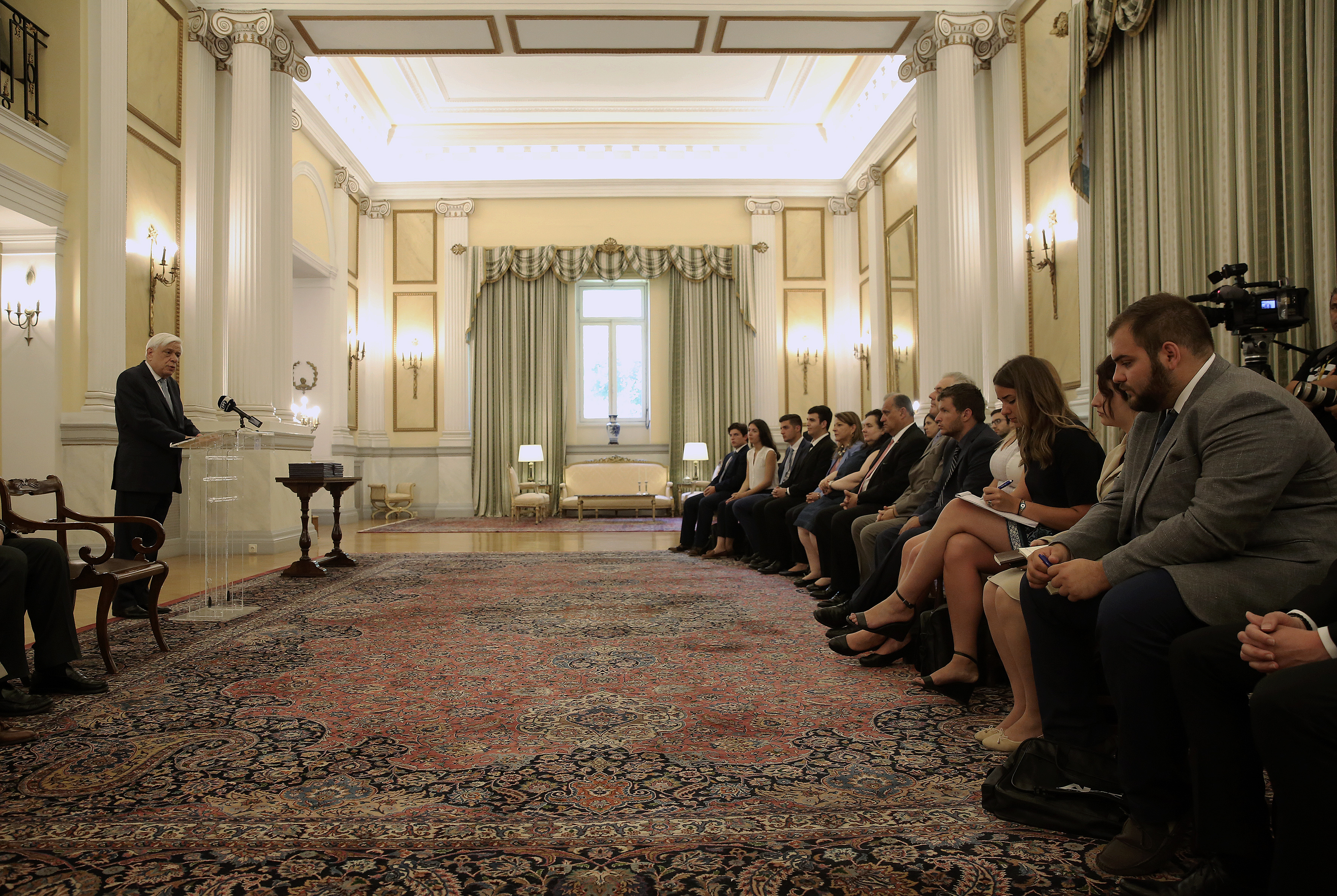 Συνάντηση Παυλόπουλου με φοιτητές του Αμερικανο-Ελληνικού Ινστιτούτου στο Προεδρικό Μέγαρο-1