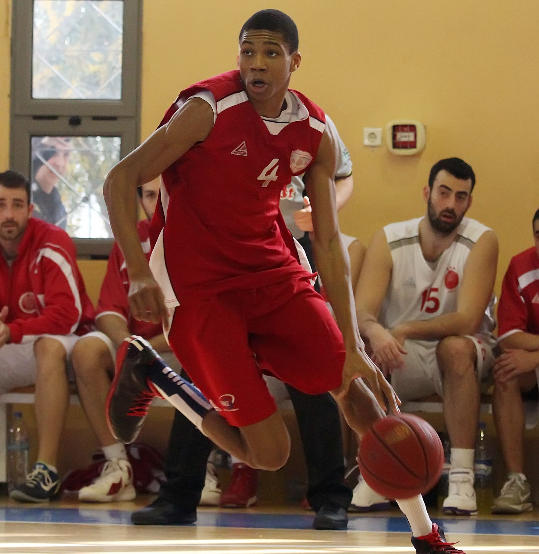 Γιάννης Αντετοκούνμπο στην «K»: Eίμαι ταπεινός, όχι γιατί έτσι πρέπει να δείχνω-1