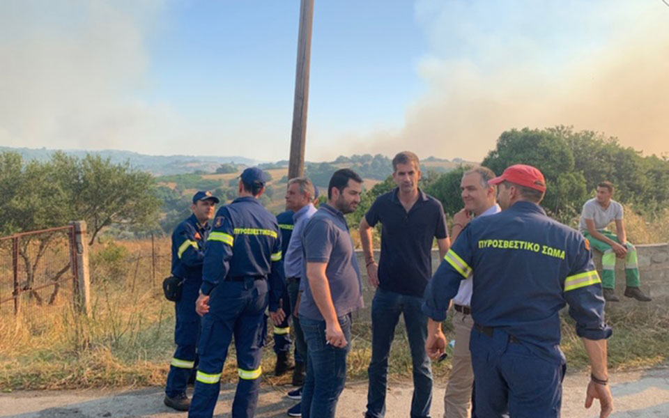Μαίνονται τα πύρινα μέτωπα στην Εύβοια – Εκκενώθηκαν προληπτικά οικισμοί (φωτογραφίες – βίντεο)-1
