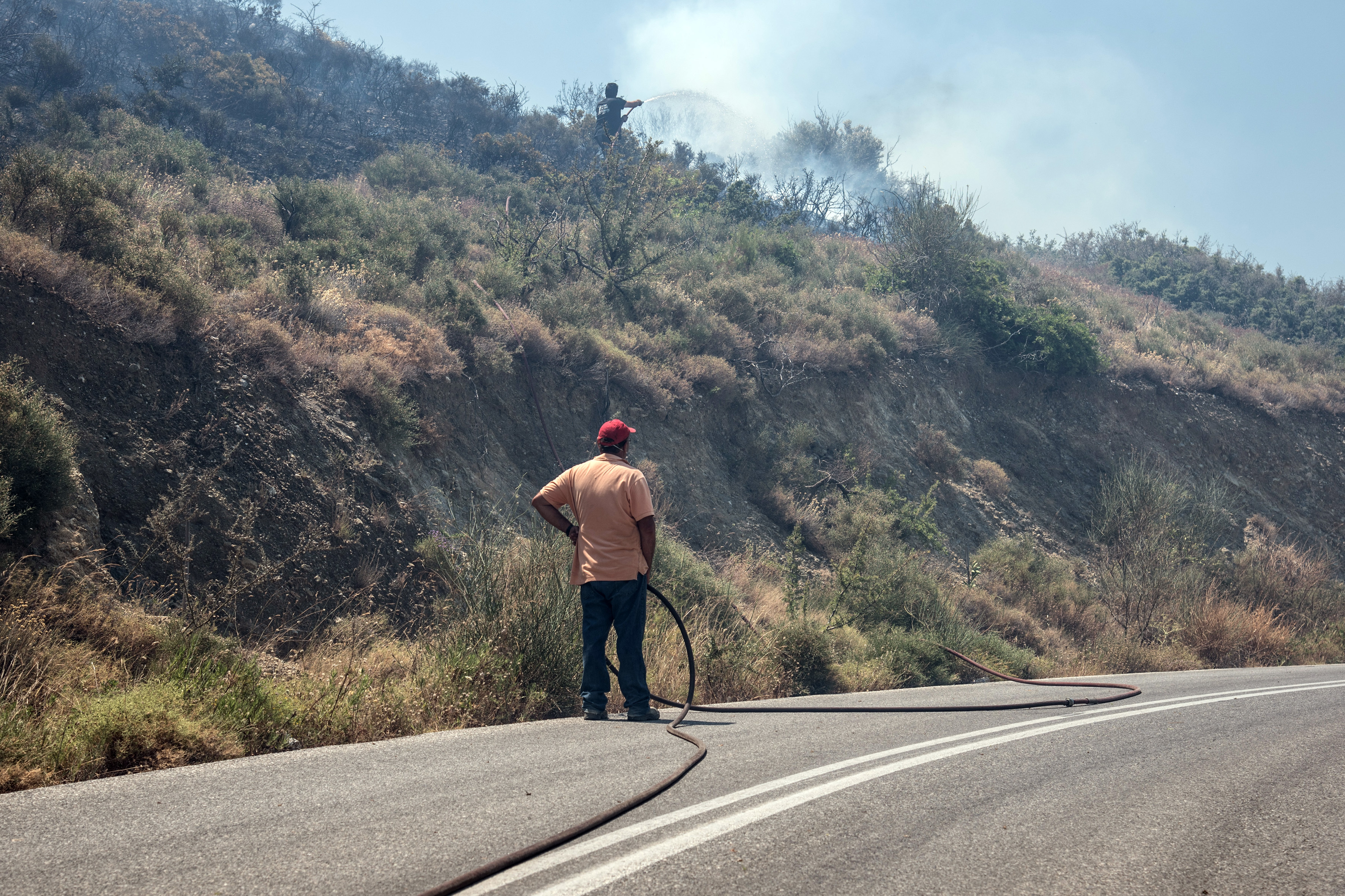 Συνεχίζεται η μάχη με τις φλόγες στην Εύβοια-3