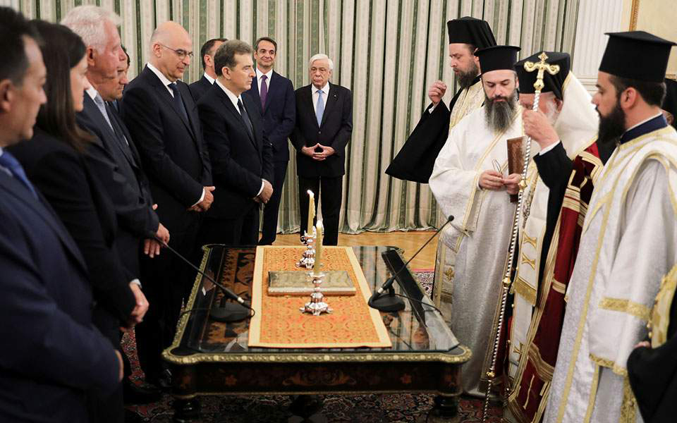Ορκίστηκε η νέα κυβέρνηση (βίντεο)-3
