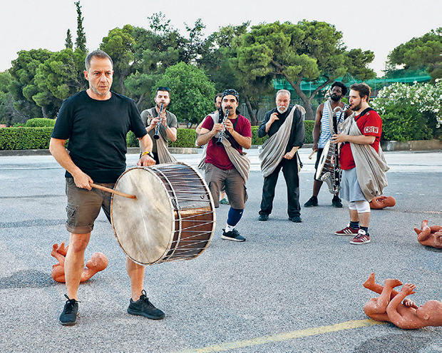 «Πετώντας» προς την αλήθεια-1