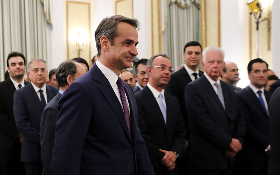 Ορκίστηκε η νέα κυβέρνηση (βίντεο)-1