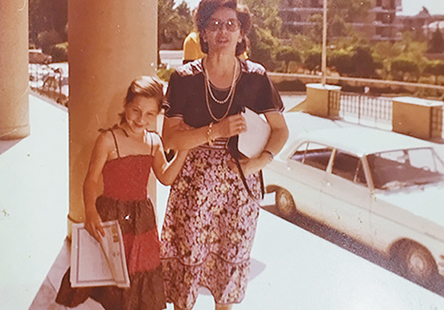 Περνώντας, με συγκίνηση, την πύλη του Αρσακείου έπειτα από τέσσερις δεκαετίες-1