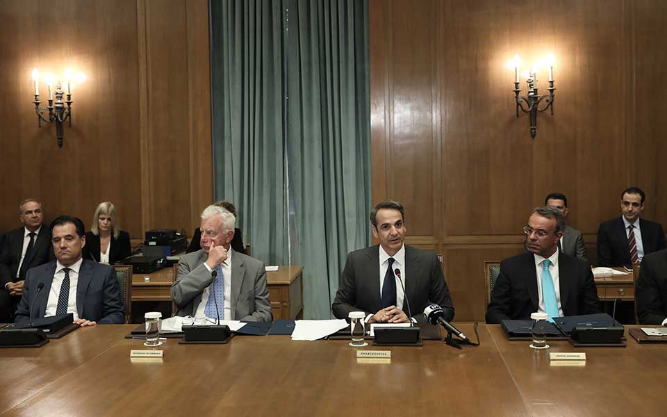 Κυρ. Μητσοτάκης στο υπουργικό: Aπόλυτη εμπιστοσύνη στις δυνατότητές μας να αλλάξουμε την Ελλάδα (βίντεο)-2