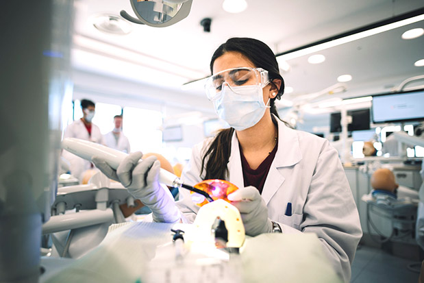 Σημείο αναφοράς» το πρώτο ακαδημαϊκό πρόγραμμα Οδοντιατρικής στην Κύπρο-1