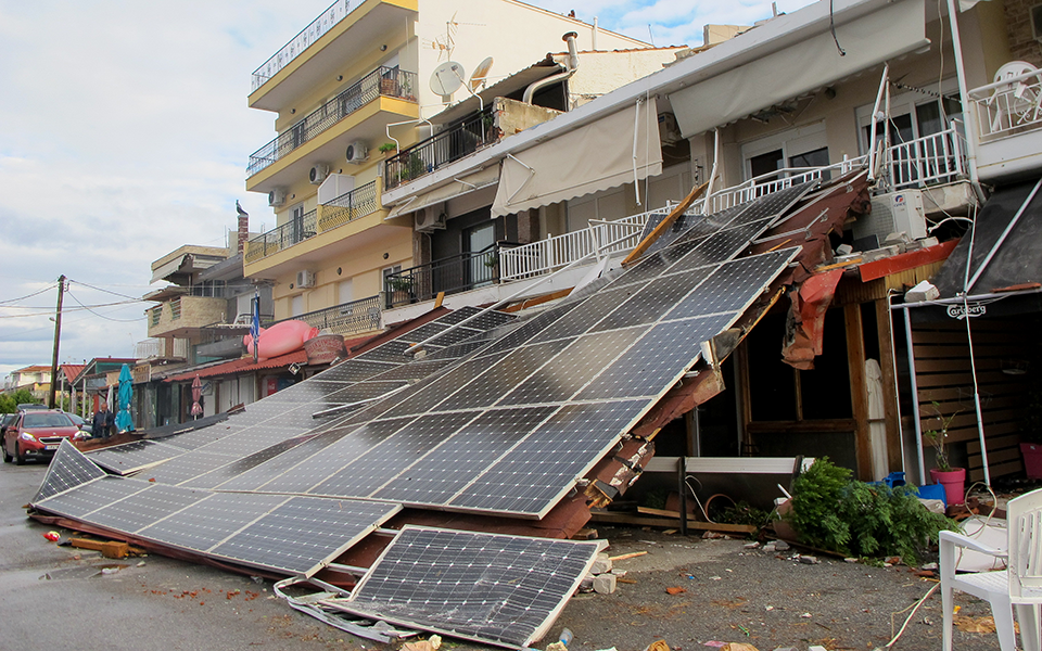 Σε κατάσταση έκτακτης ανάγκης η Χαλκιδική μετά τη φονική θεομηνία – Εξι νεκροί (βίντεο – Φωτογραφίες)-2
