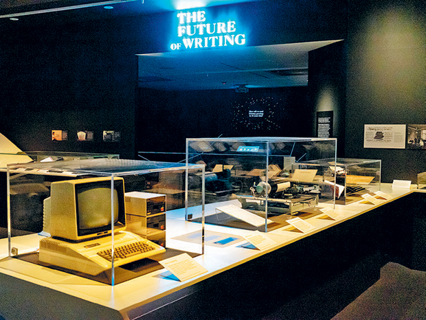 Από τα αιγυπτιακά ιερογλυφικά στα… emojis-1