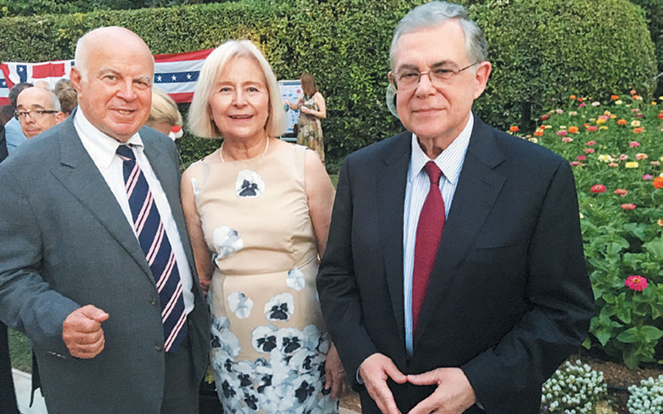 Με λαμπρότητα εορτάσθηκε η εθνική επέτειος της Ανεξαρτησίας των ΗΠΑ, με οικοδεσπότη τον Τζέφρεϊ Πάιατ-1