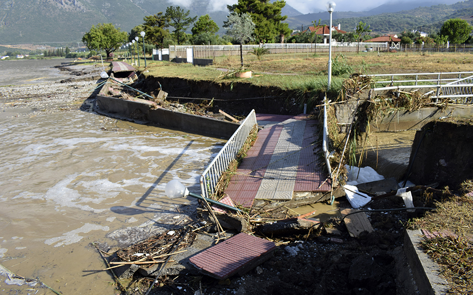Εντονα καιρικά φαινόμενα σε Αχαΐα και Αιτωλοακαρνανία – Απεγκλωβίστηκαν 1.000 άτομα από κέντρο διασκέδασης (Φωτογραφίες – βίντεο)-6