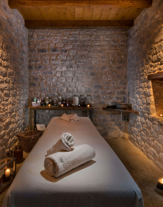 Μανιάτικη φιλοξενία θα πει αξέχαστες εμπειρίες στο Πέτρα & Φως Boutique Hotel & Spa-2