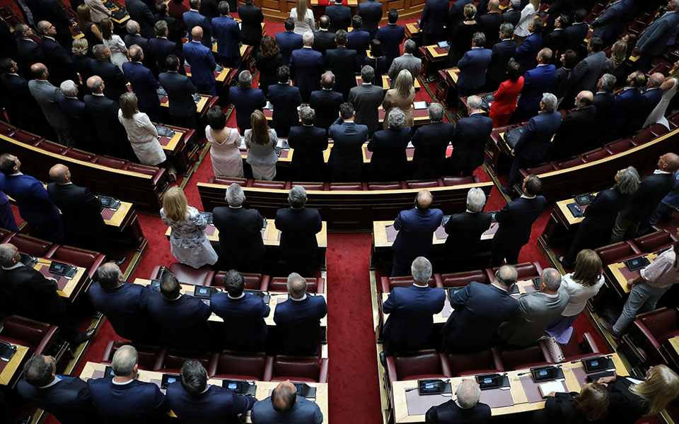 Ορκίστηκε η νέα Βουλή (Φωτογραφίες)-4