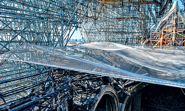 Ετσι σώθηκε η Νοτρ Νταμ από την καταστροφή-3