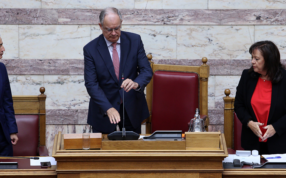 Νέος πρόεδρος της Βουλής ο Κώστας Τασούλας με ρεκόρ 283 ψήφων-2