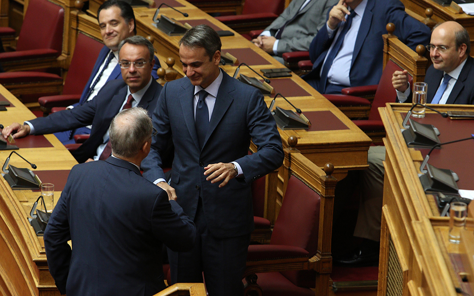 Νέος πρόεδρος της Βουλής ο Κώστας Τασούλας με ρεκόρ 283 ψήφων-4