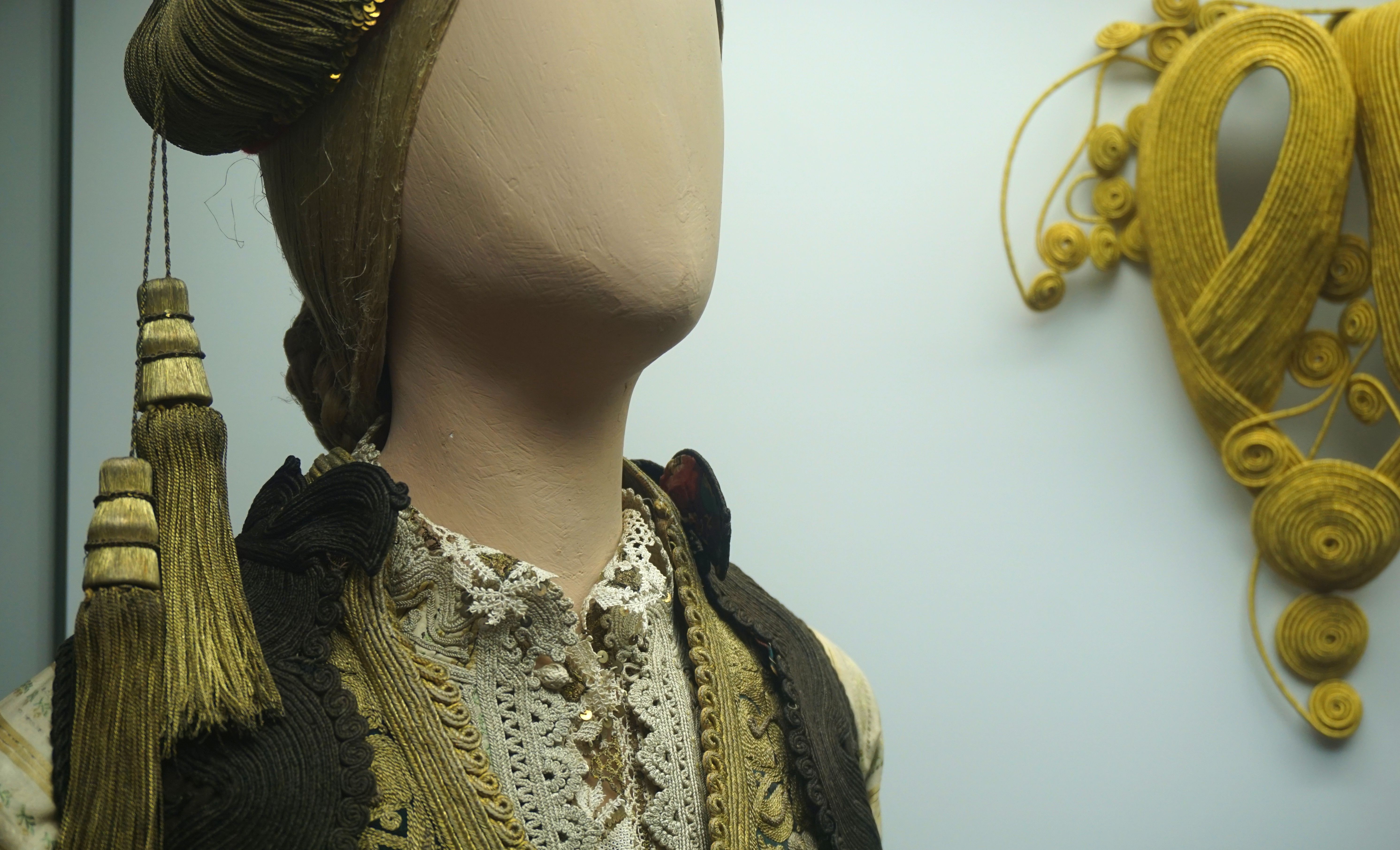 Στην Ιστορική Οικία Κουντουριώτη, στην ­Υδρα, τα «Ξόμπλια» ανανεώνουν το βλέμμα μας-1