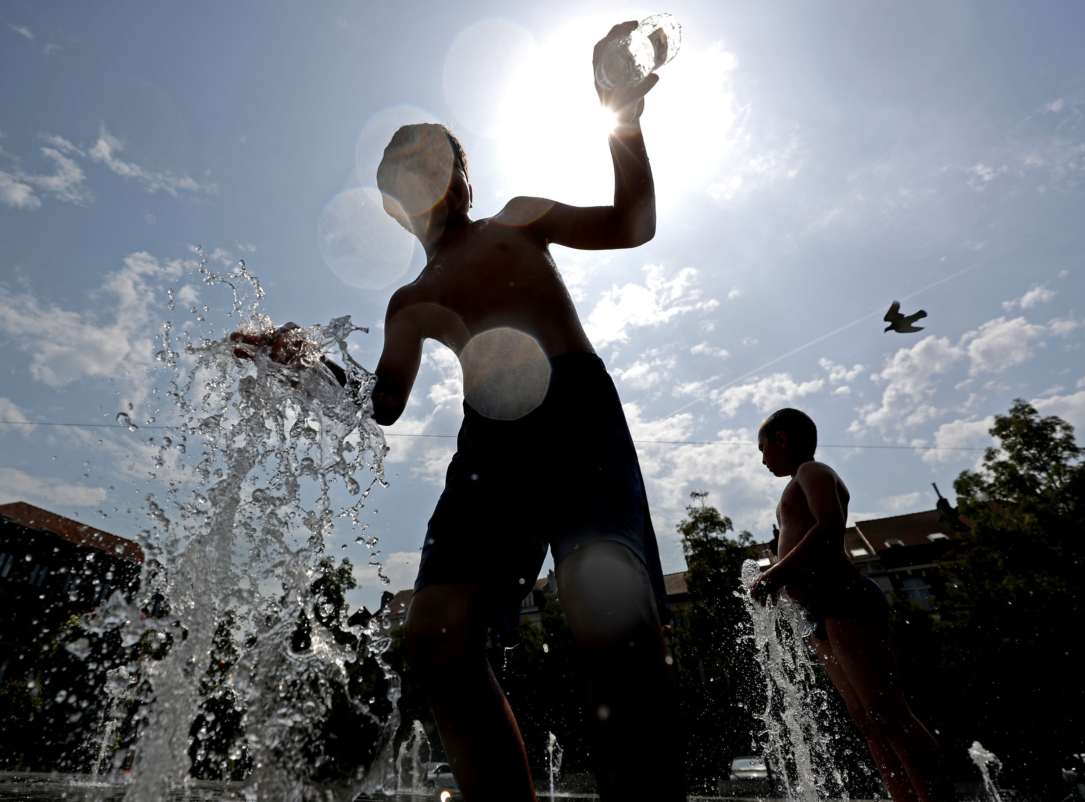 Οι ευρωπαϊκές πόλεις καταρρίπτουν το ένα μετά το άλλο τα ρεκόρ υψηλής θερμοκρασίας-2