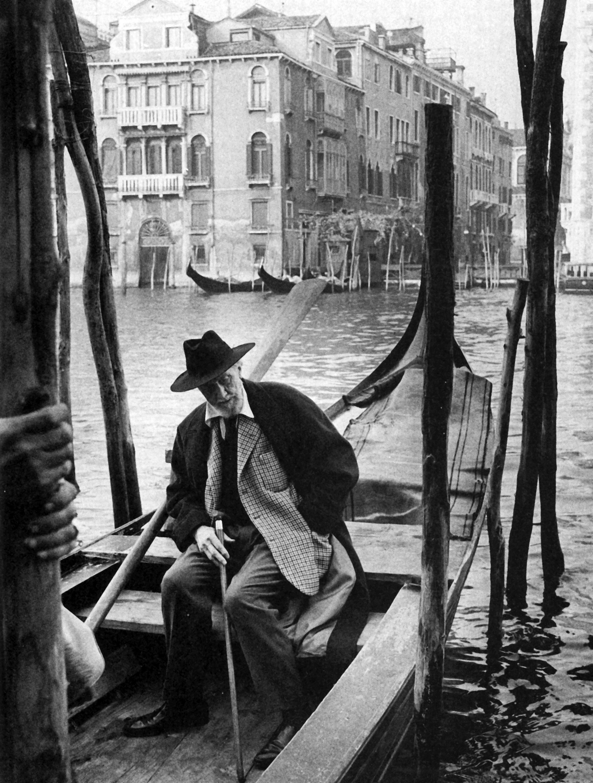 Εζρα Πάουντ στα ελληνικά, ένας άθλος-2