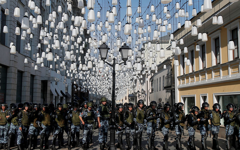 Στις 1.373 έφθασαν οι συλλήψεις στη Μόσχα – Καταδικάζουν ΕΕ και ΜΚΟ-1